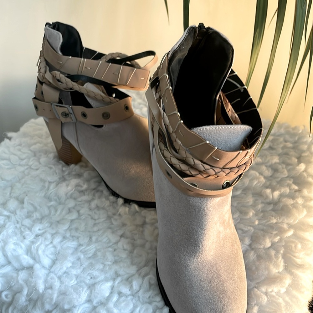 Chunky Heel Suede Like Boots